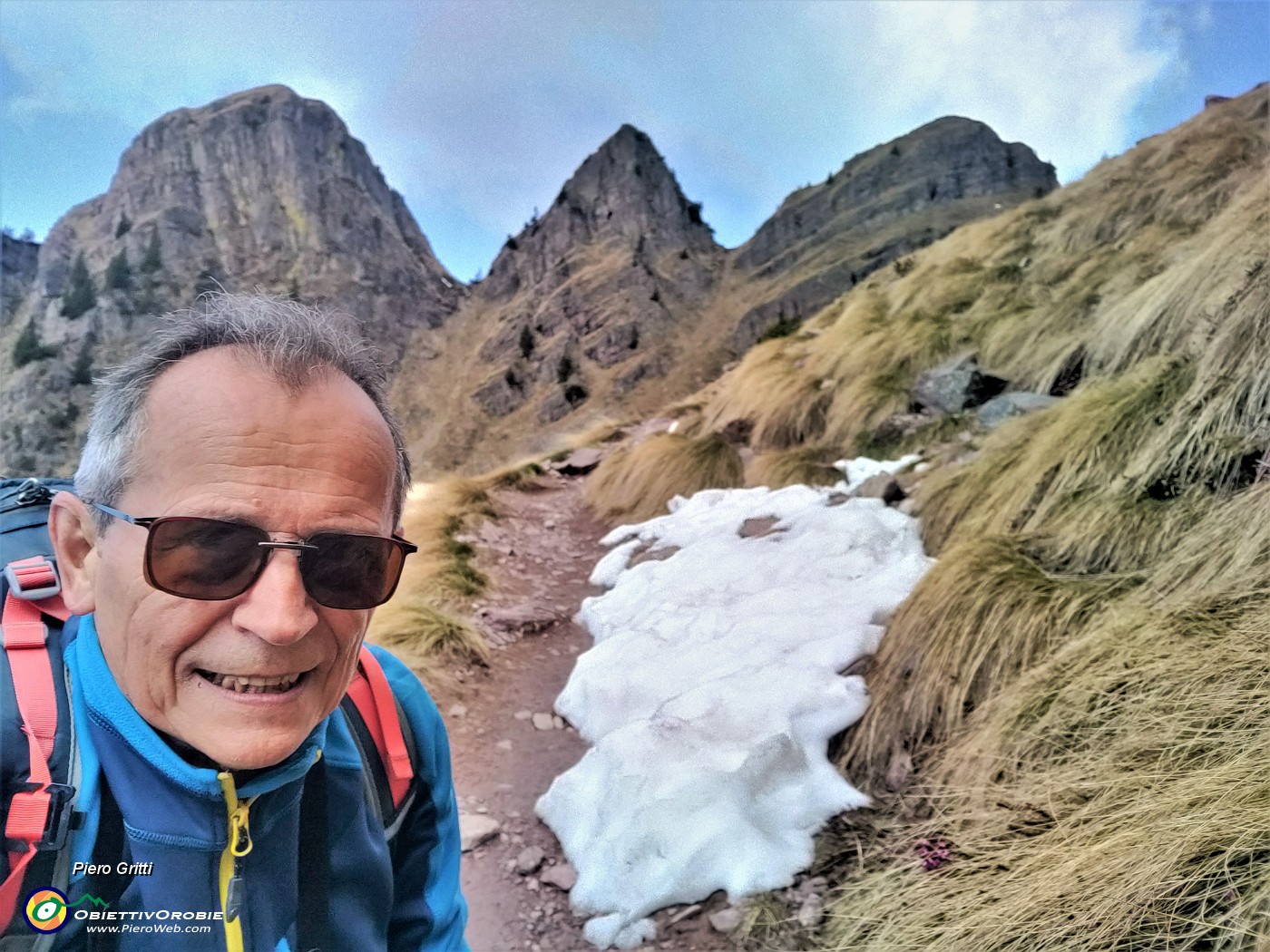 04 In salita dal Monte Campo al Laghetto di Pietra Quadra sul sent. 217 con splendida vista sui Tre Pizzi.jpg